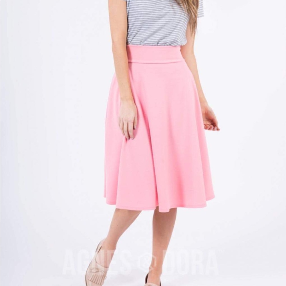 Agnes & Dora Midi Skirt in Solid Salmon Textured New With Tags